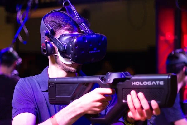Mengenal Lebih Dekat: Teknologi Virtual Reality yang Mengubah Cara Bermain Game